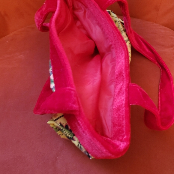 Small pouch - Picture 3 of 3